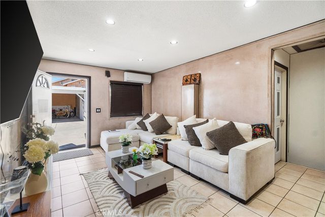 549 Williamson, Los Angeles, CA 90022