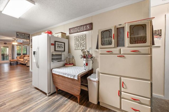 125 Crest Cir Circle, Etoile, TX 75944