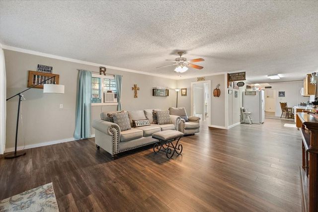 125 Crest Cir Circle, Etoile, TX 75944