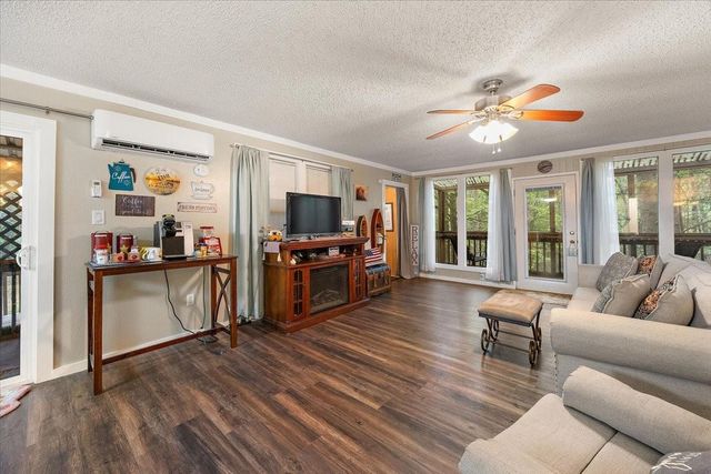 125 Crest Cir Circle, Etoile, TX 75944