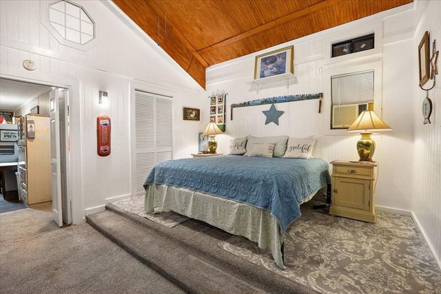 125 Crest Cir Circle, Etoile, TX 75944