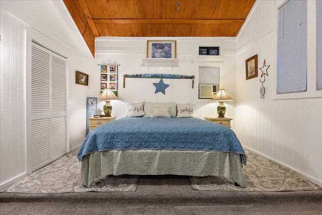 125 Crest Cir Circle, Etoile, TX 75944