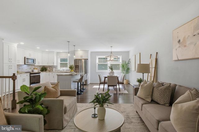 8827 LAFAYETTE DR, Owings, MD 20736