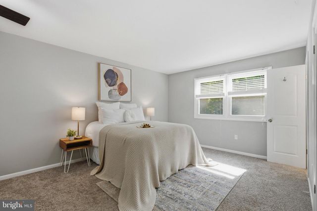 8827 LAFAYETTE DR, Owings, MD 20736