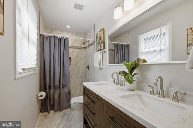 8827 LAFAYETTE DR, Owings, MD 20736