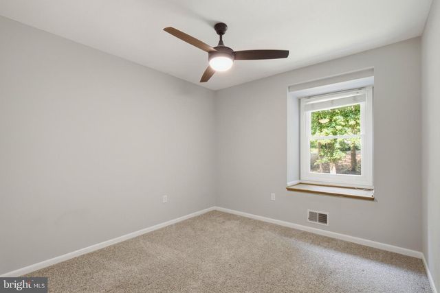 8827 LAFAYETTE DR, Owings, MD 20736