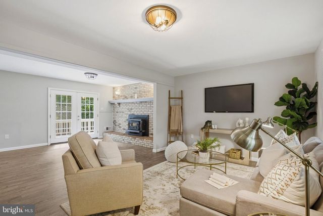8827 LAFAYETTE DR, Owings, MD 20736