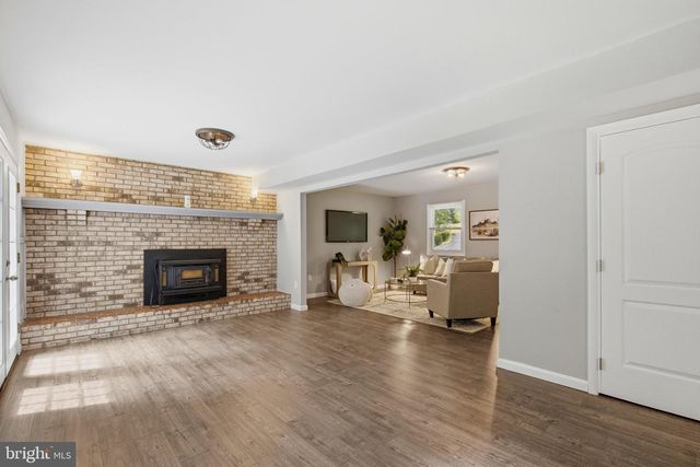 8827 LAFAYETTE DR, Owings, MD 20736