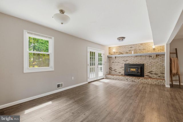 8827 LAFAYETTE DR, Owings, MD 20736