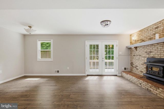 8827 LAFAYETTE DR, Owings, MD 20736