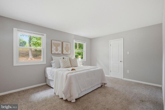 8827 LAFAYETTE DR, Owings, MD 20736