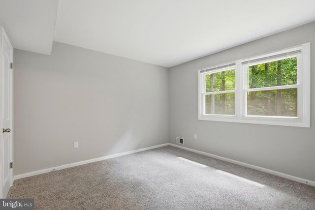 8827 LAFAYETTE DR, Owings, MD 20736