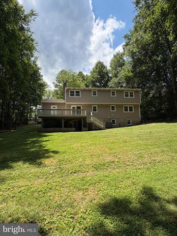 8827 LAFAYETTE DR, Owings, MD 20736