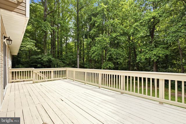8827 LAFAYETTE DR, Owings, MD 20736