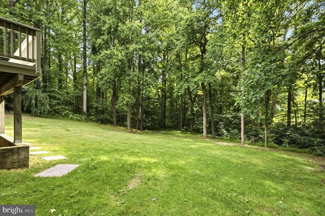 8827 LAFAYETTE DR, Owings, MD 20736