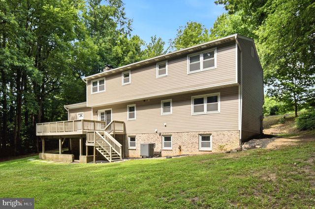 8827 LAFAYETTE DR, Owings, MD 20736