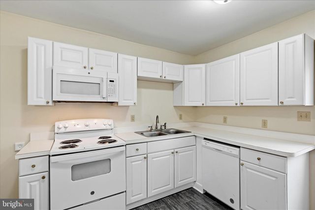 106 W SOUTHWERK ST, Winchester, VA 22601