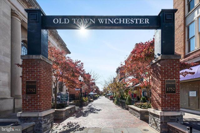 106 W SOUTHWERK ST, Winchester, VA 22601