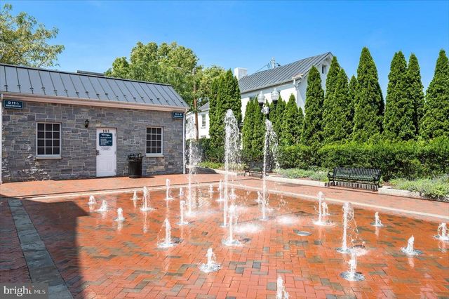 106 W SOUTHWERK ST, Winchester, VA 22601