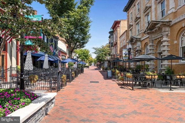 106 W SOUTHWERK ST, Winchester, VA 22601