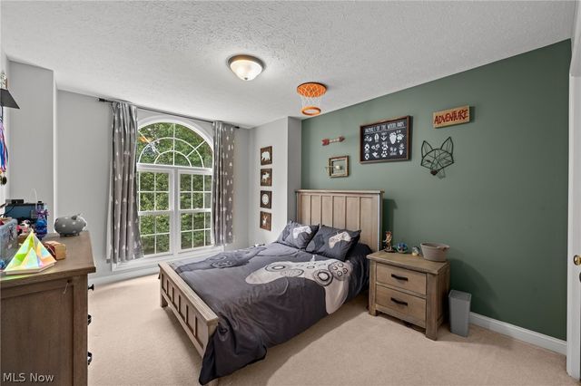 18131 Greatwood Lane, Chagrin Falls, OH 44023