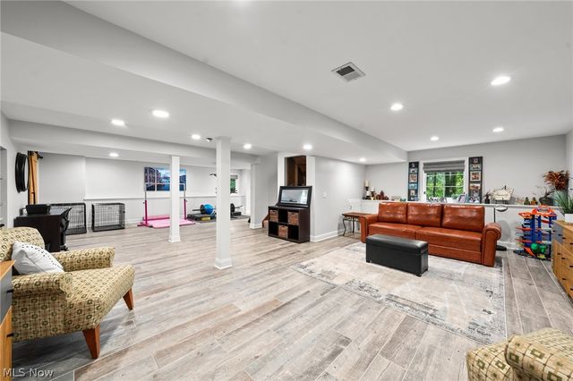 18131 Greatwood Lane, Chagrin Falls, OH 44023