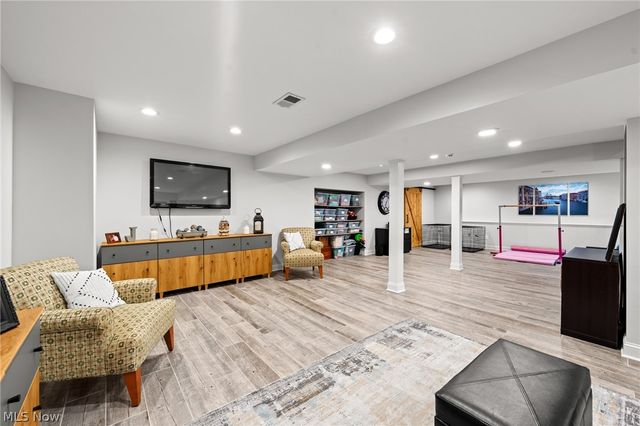 18131 Greatwood Lane, Chagrin Falls, OH 44023