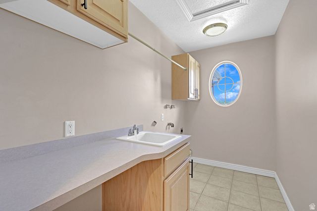 889 E BEN LOMOND AVE, South Ogden, UT 84403