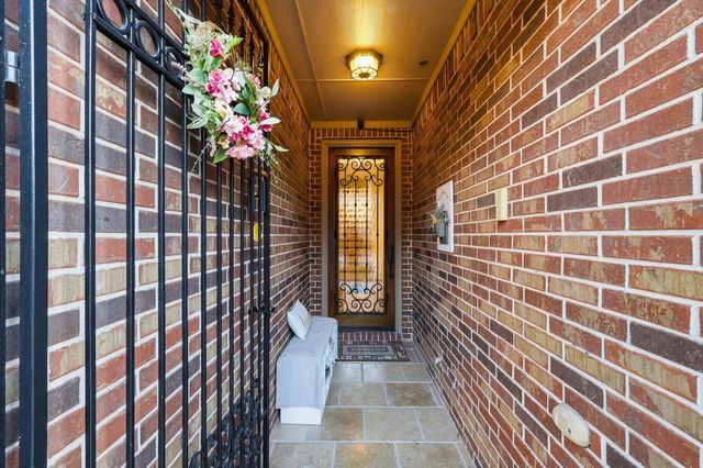 13641 Cobblestone Drive, Farmers Branch, TX 75244