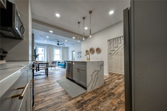 1119 Voskamp St, Troy Hill, PA 15212