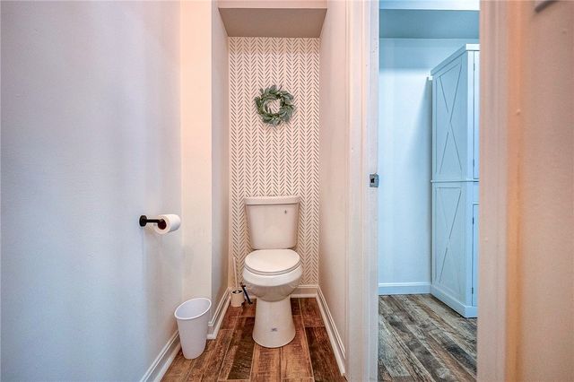 1119 Voskamp St, Troy Hill, PA 15212