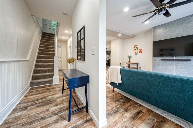 1119 Voskamp St, Troy Hill, PA 15212