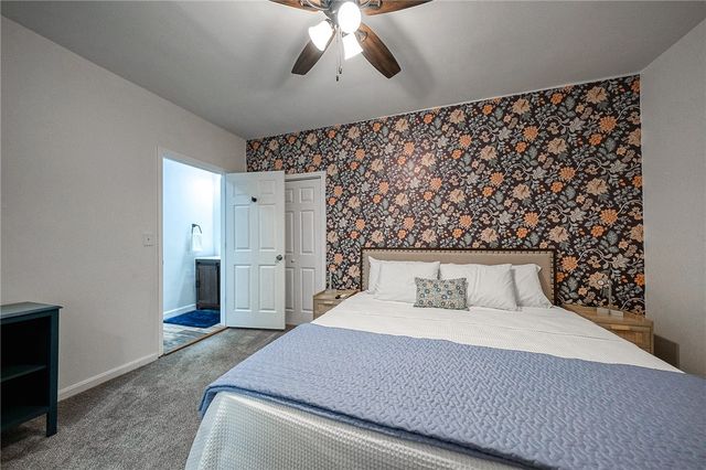 1119 Voskamp St, Troy Hill, PA 15212