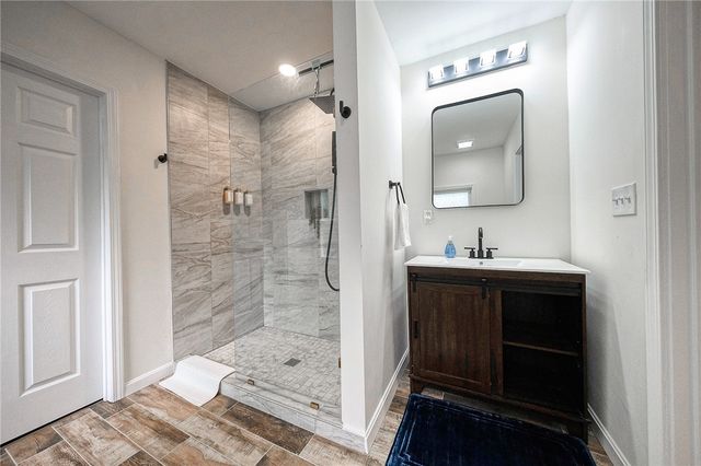 1119 Voskamp St, Troy Hill, PA 15212