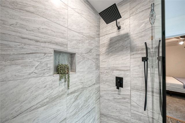 1119 Voskamp St, Troy Hill, PA 15212