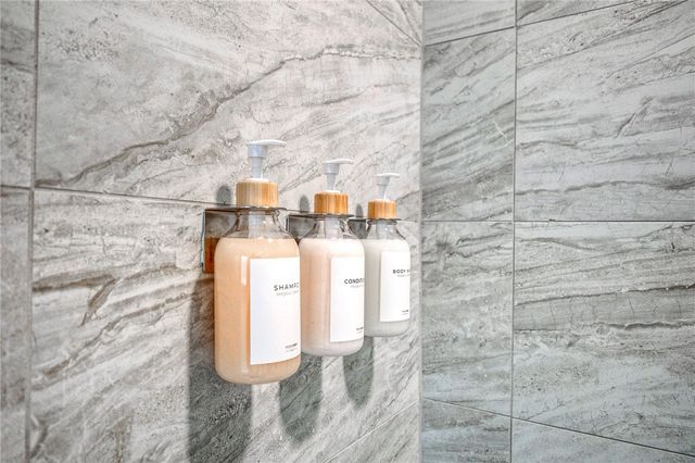 1119 Voskamp St, Troy Hill, PA 15212