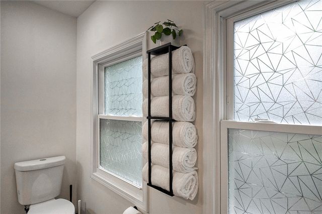 1119 Voskamp St, Troy Hill, PA 15212