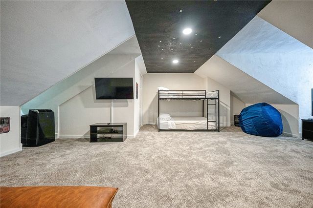 1119 Voskamp St, Troy Hill, PA 15212