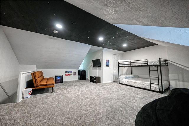 1119 Voskamp St, Troy Hill, PA 15212