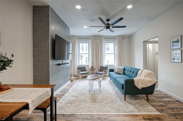 1119 Voskamp St, Troy Hill, PA 15212