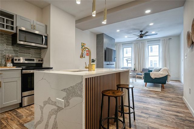 1119 Voskamp St, Troy Hill, PA 15212