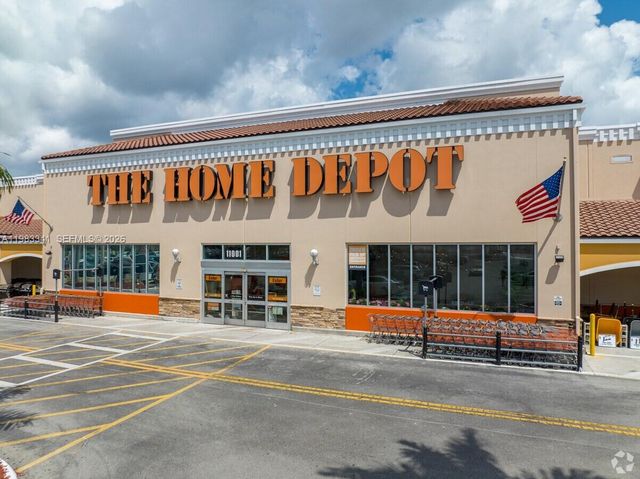 1000 E Saint Charles Pl 519, Pembroke Pines, FL 33026