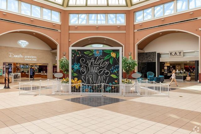 1000 E Saint Charles Pl 519, Pembroke Pines, FL 33026