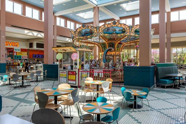 1000 E Saint Charles Pl 519, Pembroke Pines, FL 33026