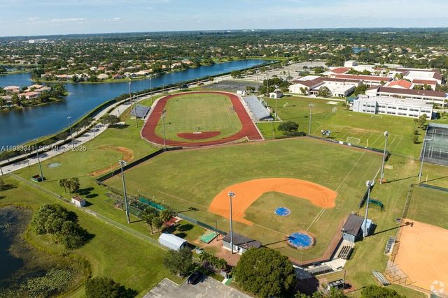 1000 E Saint Charles Pl 519, Pembroke Pines, FL 33026