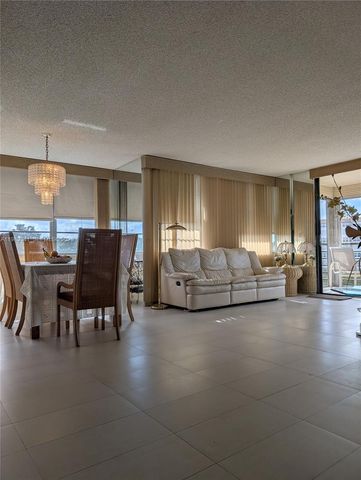 1000 E Saint Charles Pl 519, Pembroke Pines, FL 33026