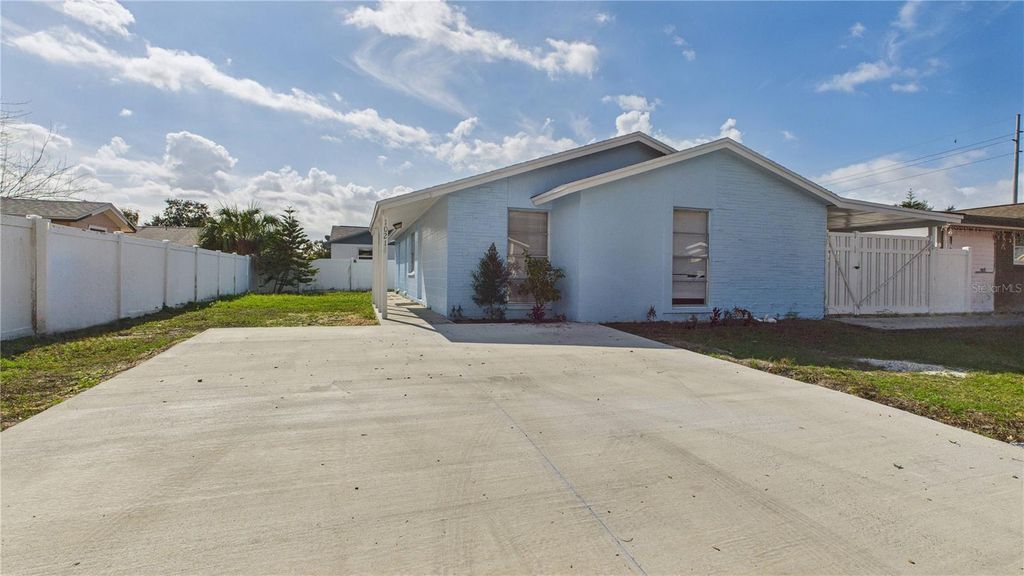 10214 CUTTEN GREEN COURT, Tampa, FL 33615