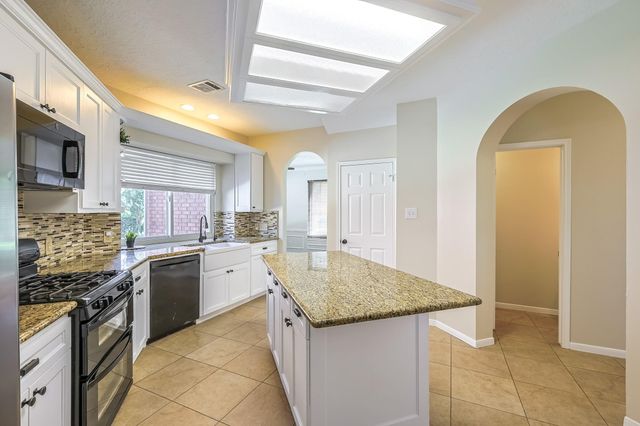 19623 Teller Boulevard, Spring, TX 77388