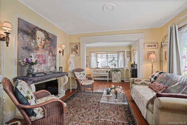 117 West Avenue, Hicksville, NY 11801