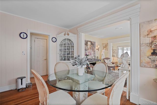 117 West Avenue, Hicksville, NY 11801